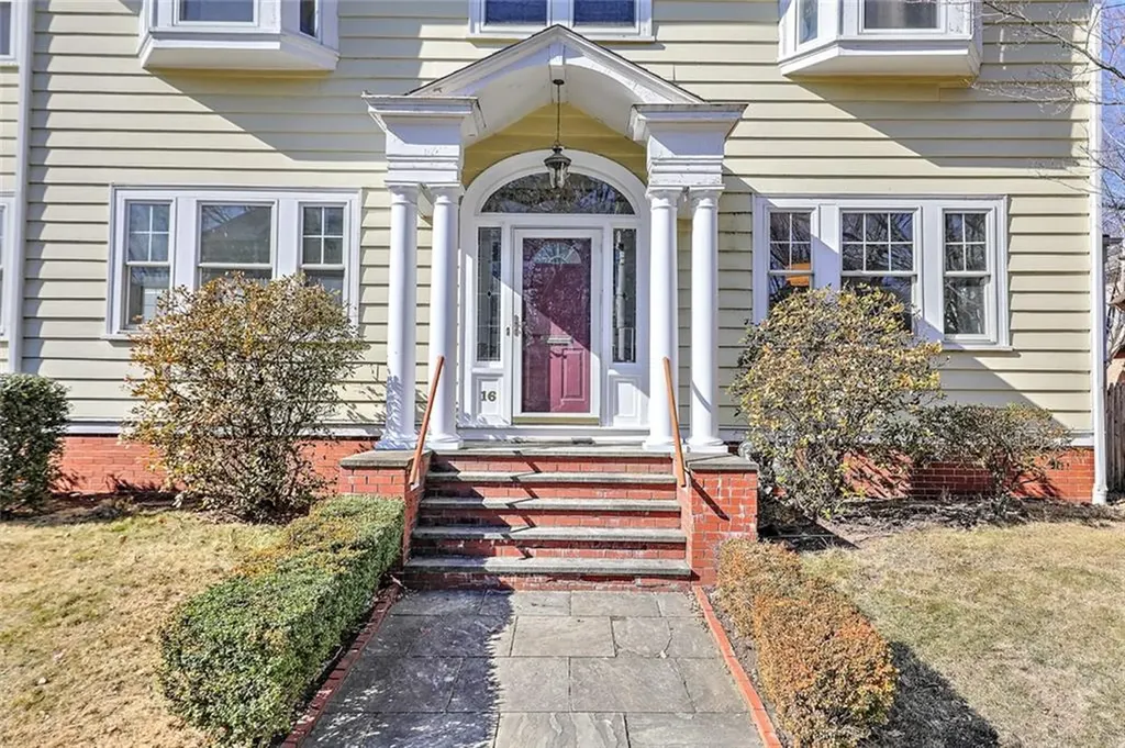 16 Elmway Street Providence RI 02906