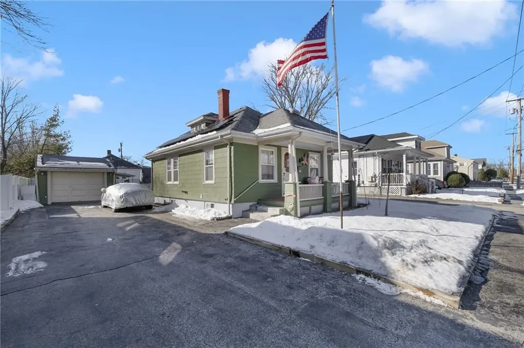 355 Evergreen Street Pawtucket RI 02861