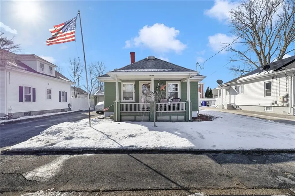 355 Evergreen Street Pawtucket RI 02861