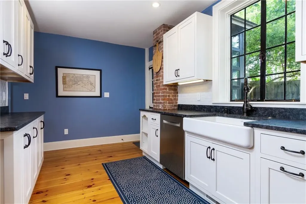 26 Thames Street Newport RI 02840