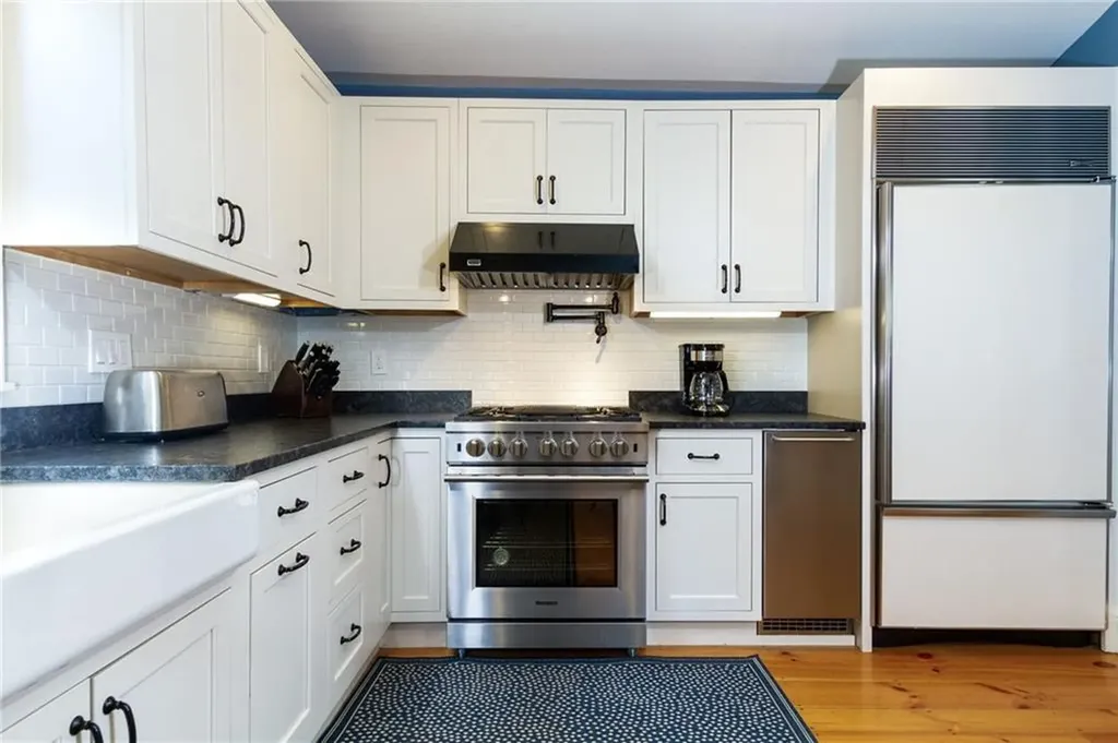 26 Thames Street Newport RI 02840