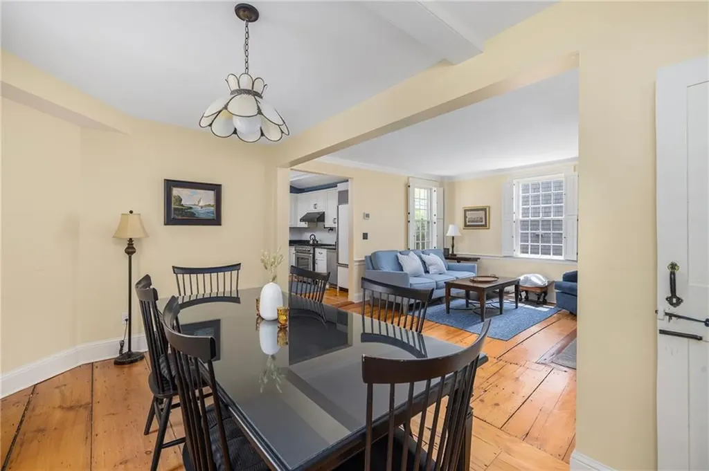 26 Thames Street Newport RI 02840