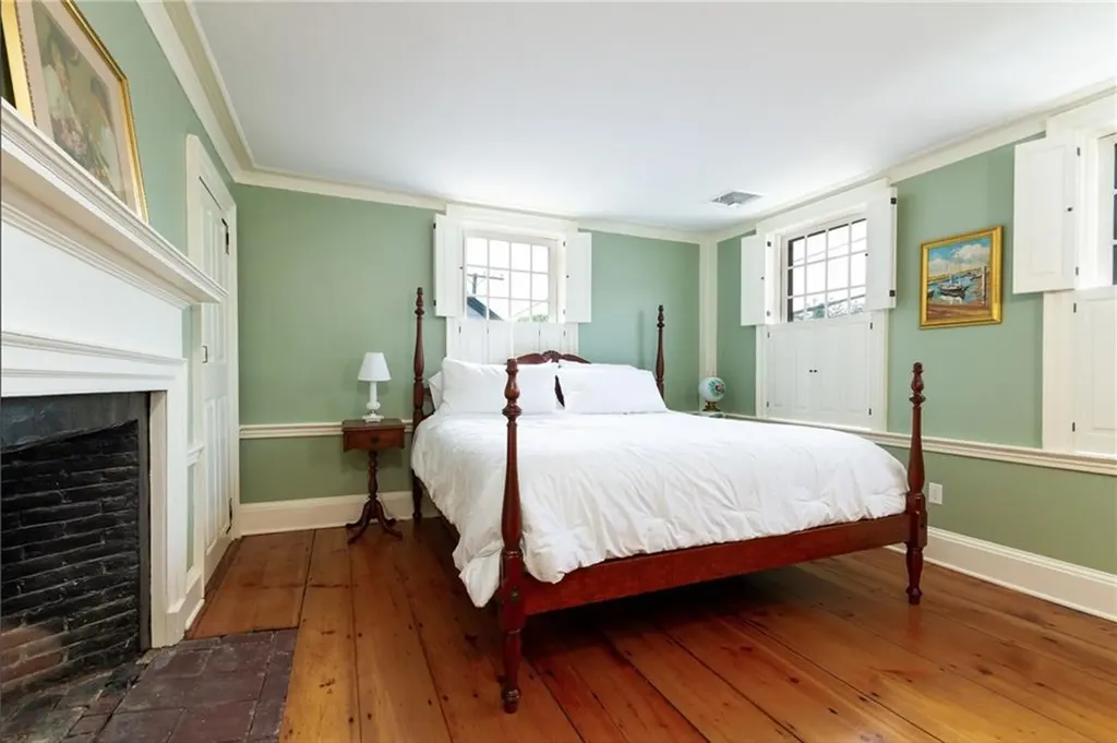 26 Thames Street Newport RI 02840