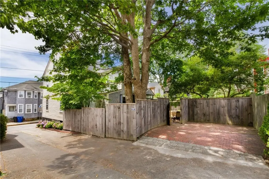 26 Thames Street Newport RI 02840
