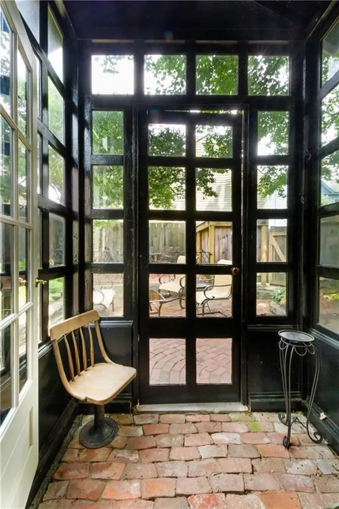 26 Thames Street Newport RI 02840