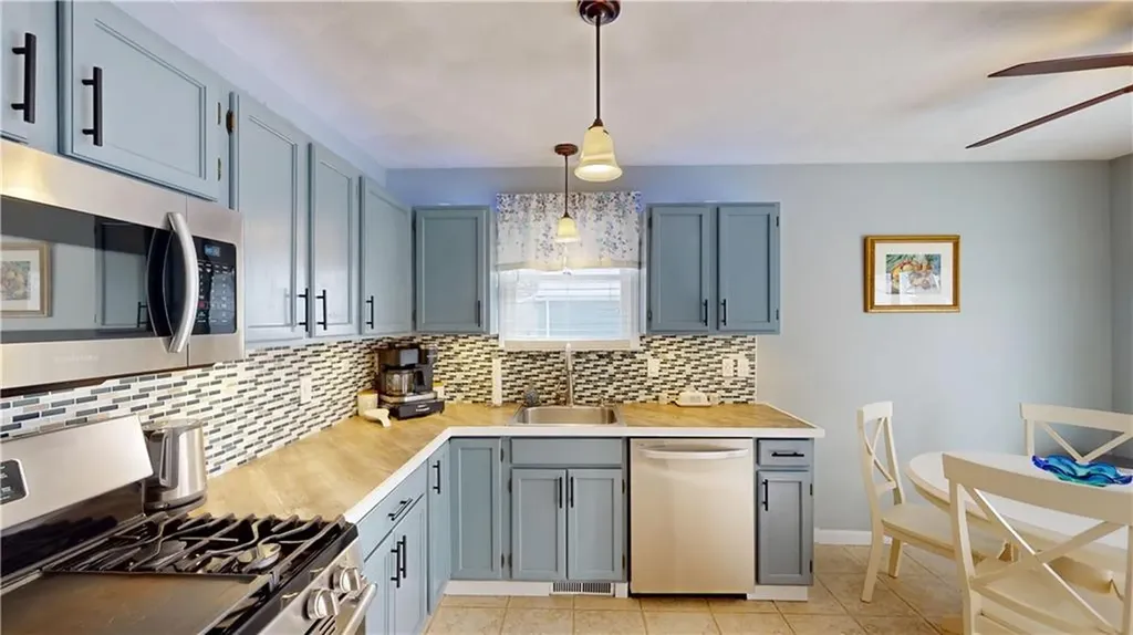 120 Pinehurst Avenue Warwick RI 02889