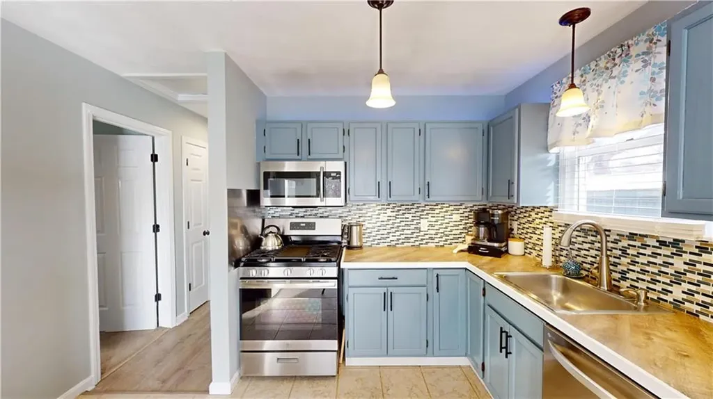 120 Pinehurst Avenue Warwick RI 02889
