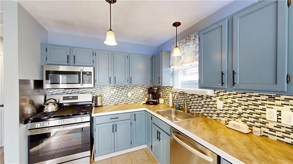 120 Pinehurst Avenue Warwick RI 02889