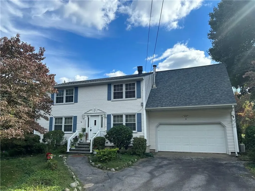 8 Old Simmonsville Road Johnston RI 02919