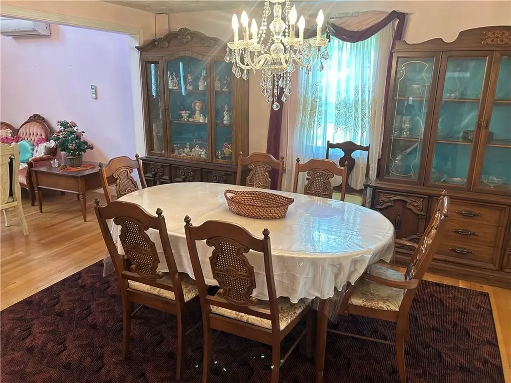 8 Old Simmonsville Road Johnston RI 02919