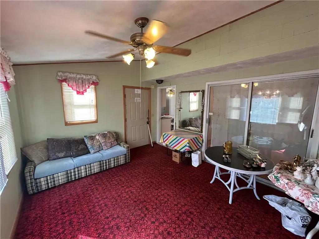 8 Old Simmonsville Road Johnston RI 02919