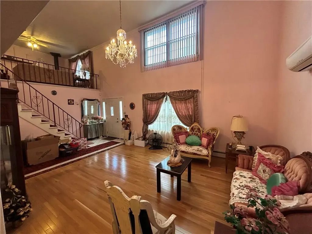 8 Old Simmonsville Road Johnston RI 02919