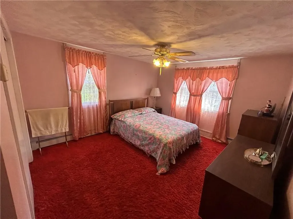 8 Old Simmonsville Road Johnston RI 02919