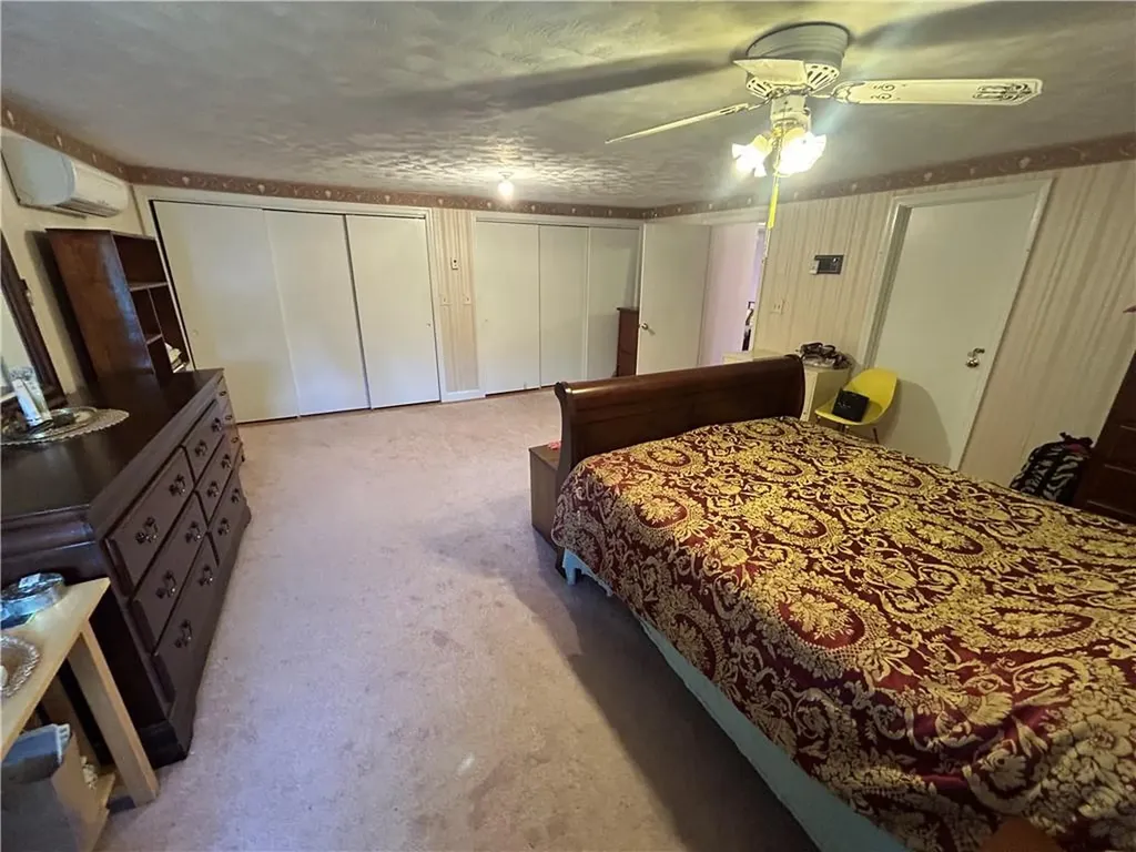 8 Old Simmonsville Road Johnston RI 02919