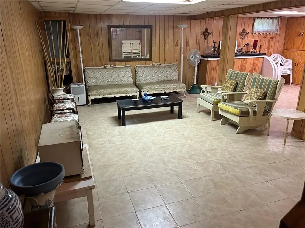 8 Old Simmonsville Road Johnston RI 02919