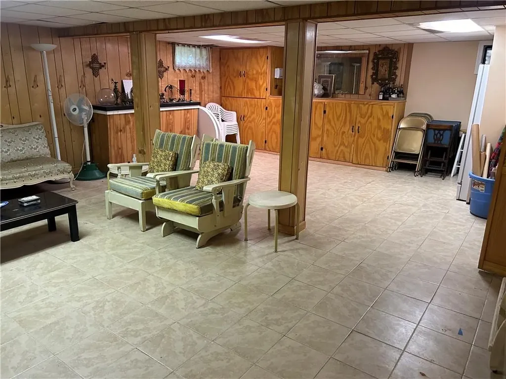 8 Old Simmonsville Road Johnston RI 02919