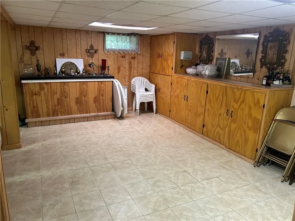 8 Old Simmonsville Road Johnston RI 02919
