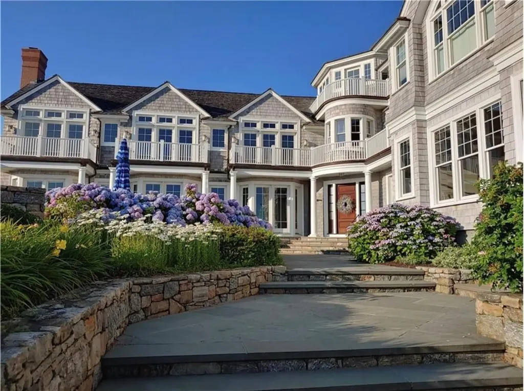 41 Castle Hill Avenue Newport RI 02840