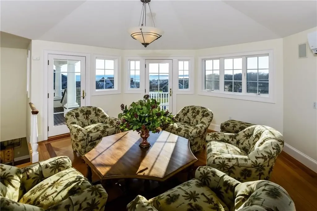 41 Castle Hill Avenue Newport RI 02840