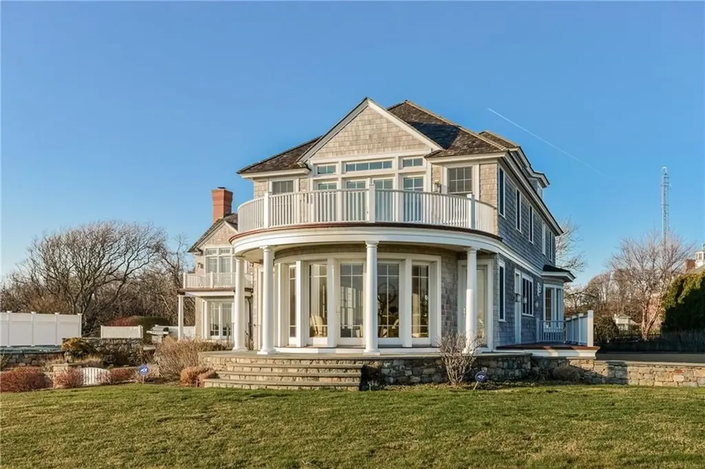 41 Castle Hill Avenue Newport RI 02840
