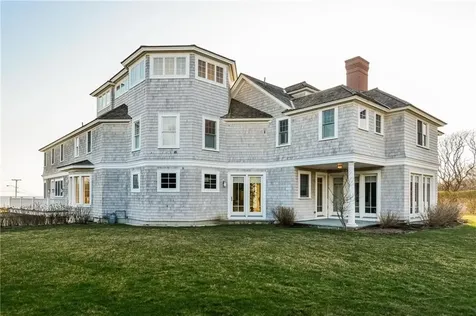 41 Castle Hill Avenue Newport RI 02840