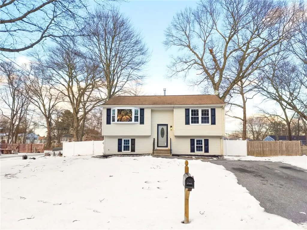 92 June Avenue Warwick RI 02889