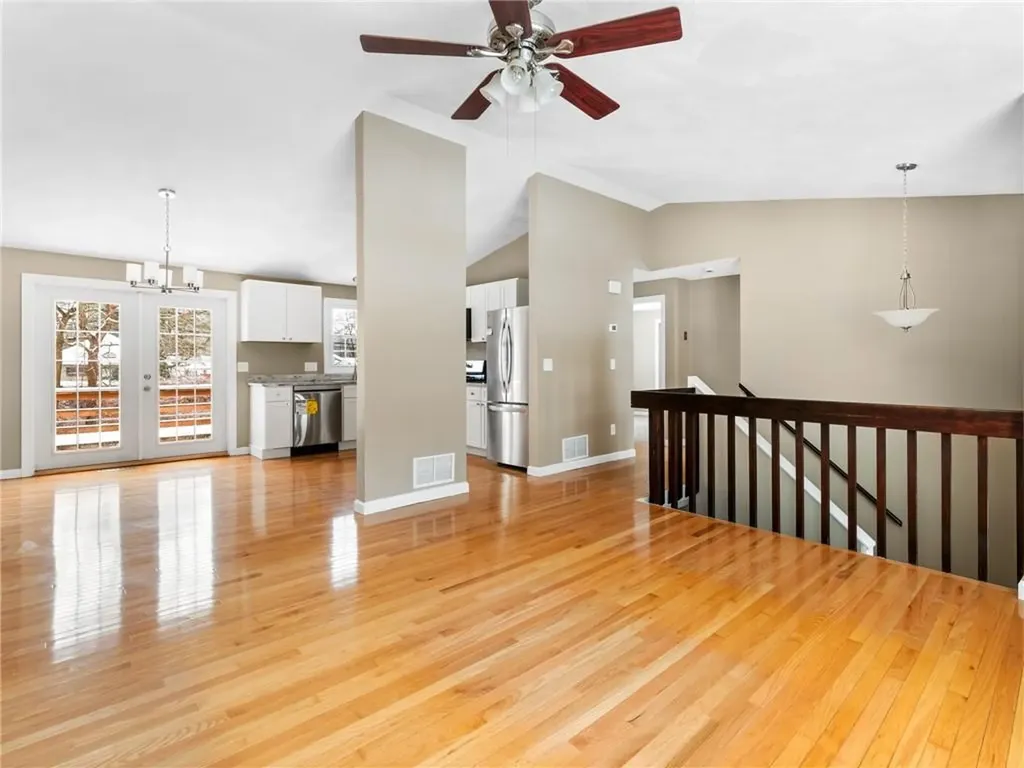 92 June Avenue Warwick RI 02889