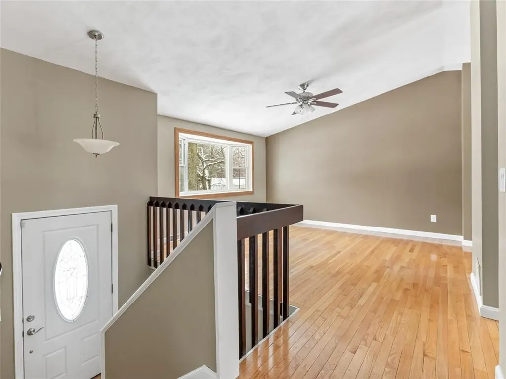 92 June Avenue Warwick RI 02889
