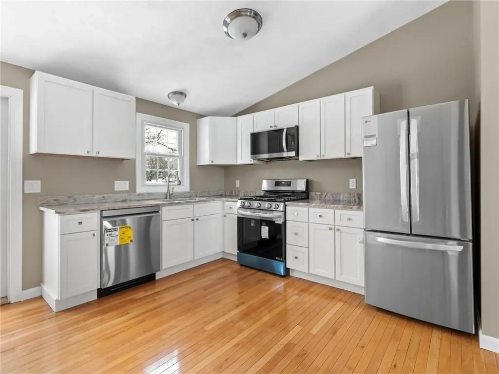 92 June Avenue Warwick RI 02889