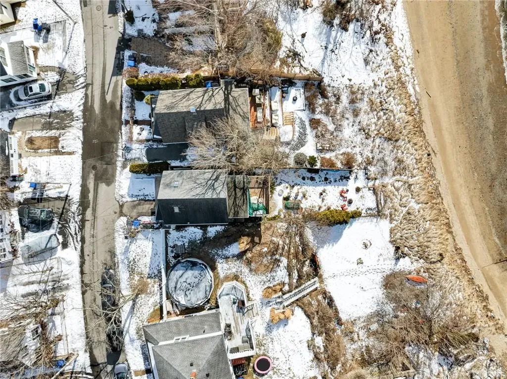 19 Jackson Avenue East Providence RI 02915