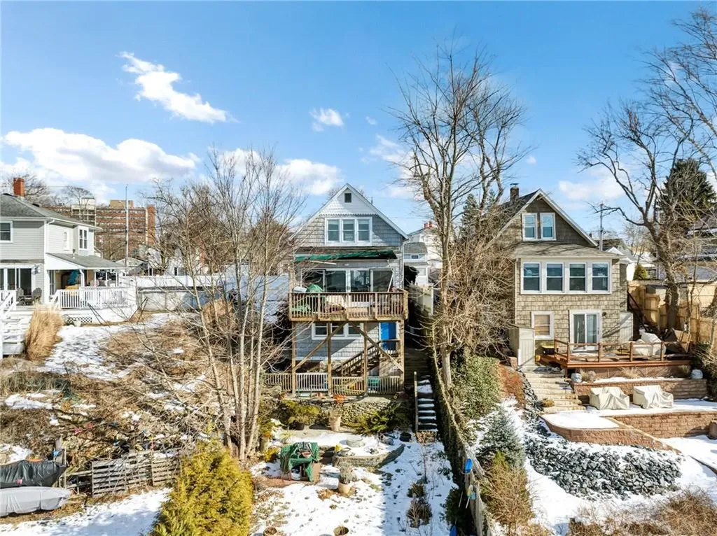 19 Jackson Avenue East Providence RI 02915