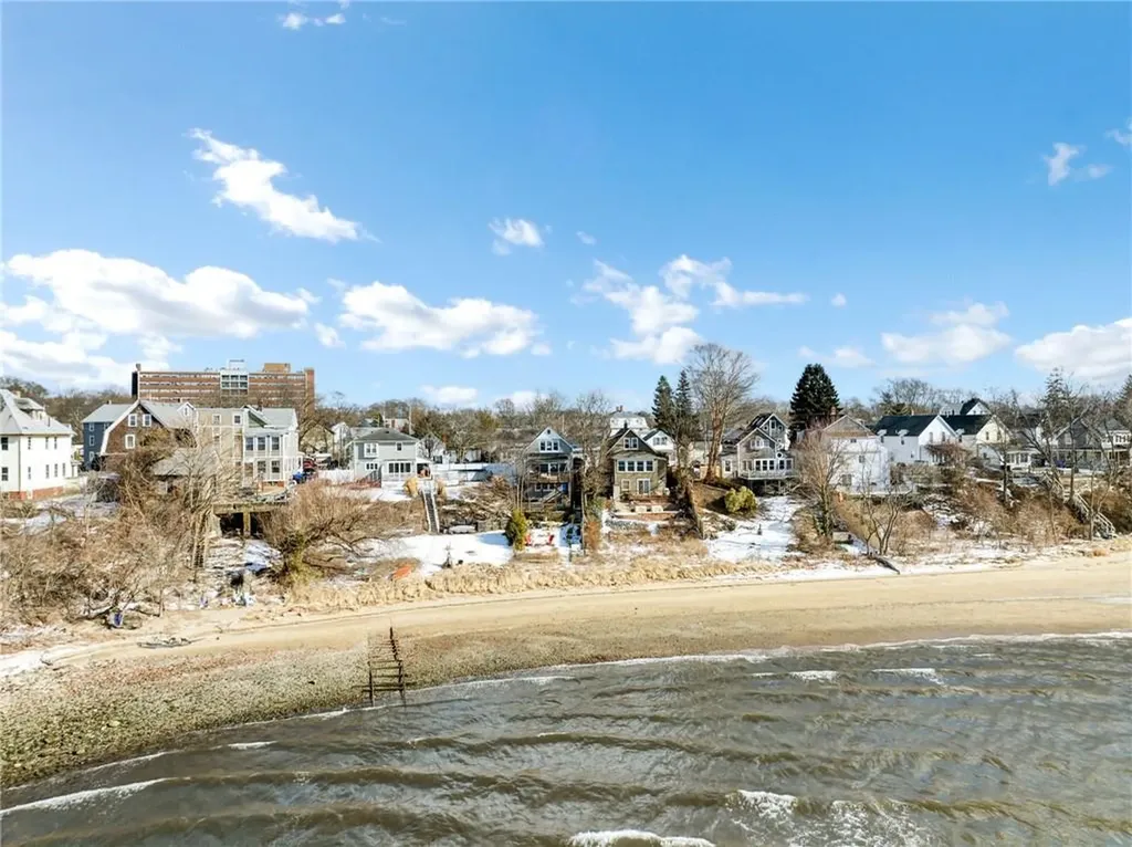 19 Jackson Avenue East Providence RI 02915