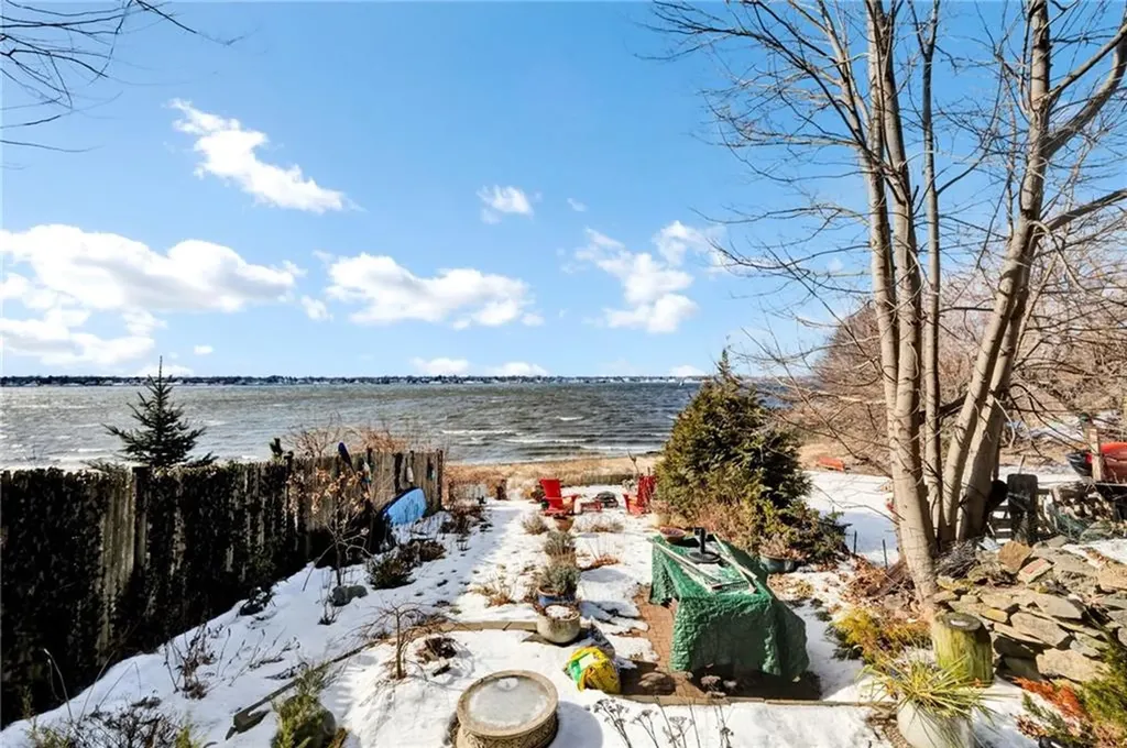 19 Jackson Avenue East Providence RI 02915