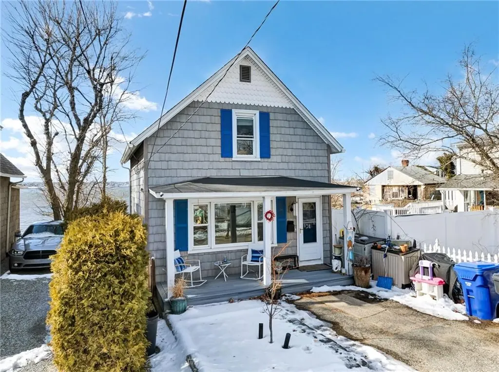 19 Jackson Avenue East Providence RI 02915