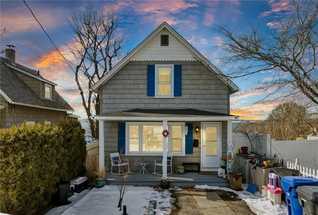 19 Jackson Avenue East Providence RI 02915