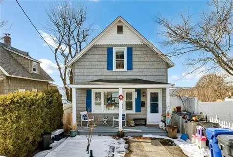 19 Jackson Avenue East Providence RI 02915