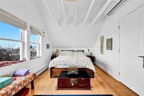 19 Jackson Avenue East Providence RI 02915