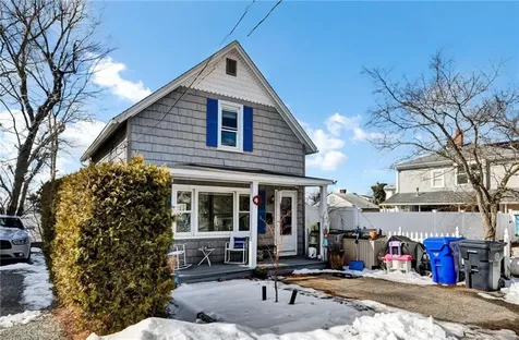 19 Jackson Avenue East Providence RI 02915