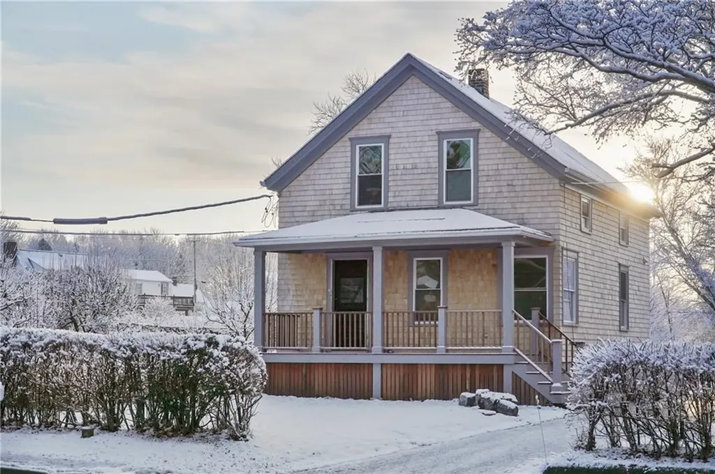 38 West Main Road Portsmouth RI 02871