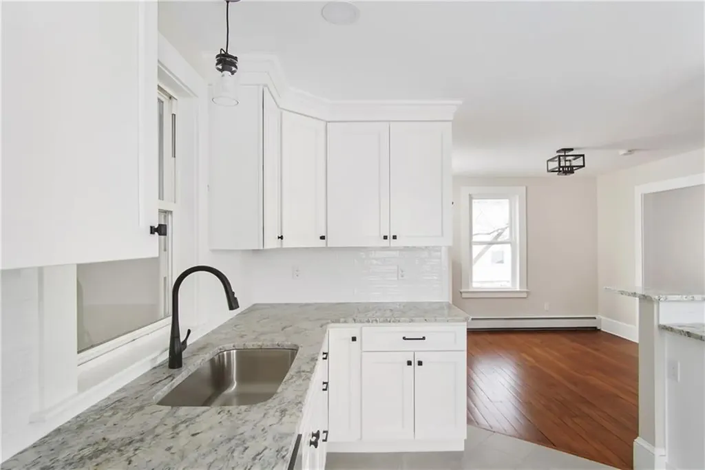 38 West Main Road Portsmouth RI 02871