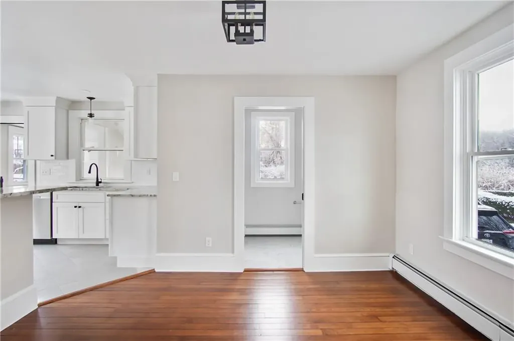 38 West Main Road Portsmouth RI 02871