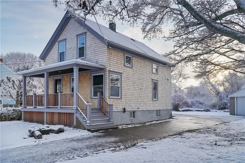 38 West Main Road Portsmouth RI 02871