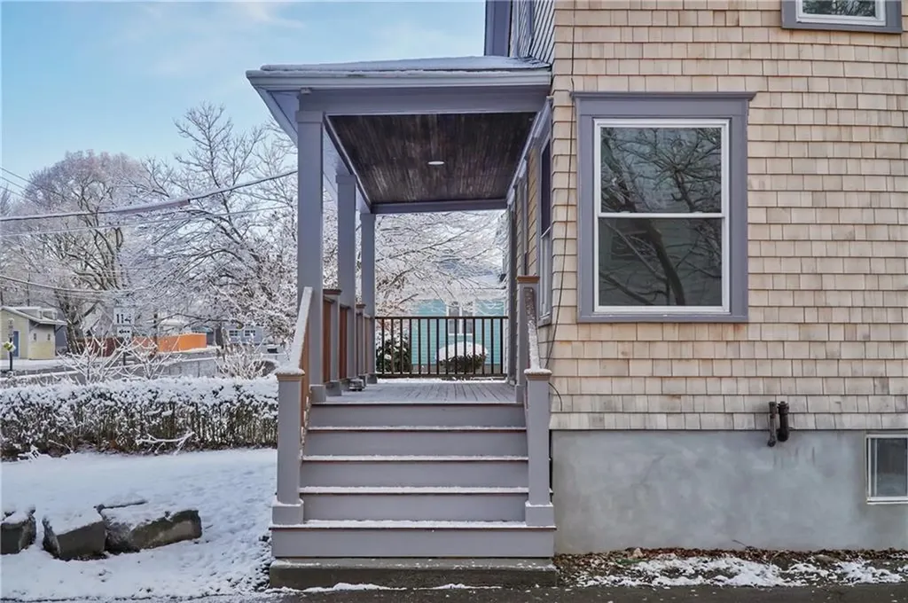 38 West Main Road Portsmouth RI 02871