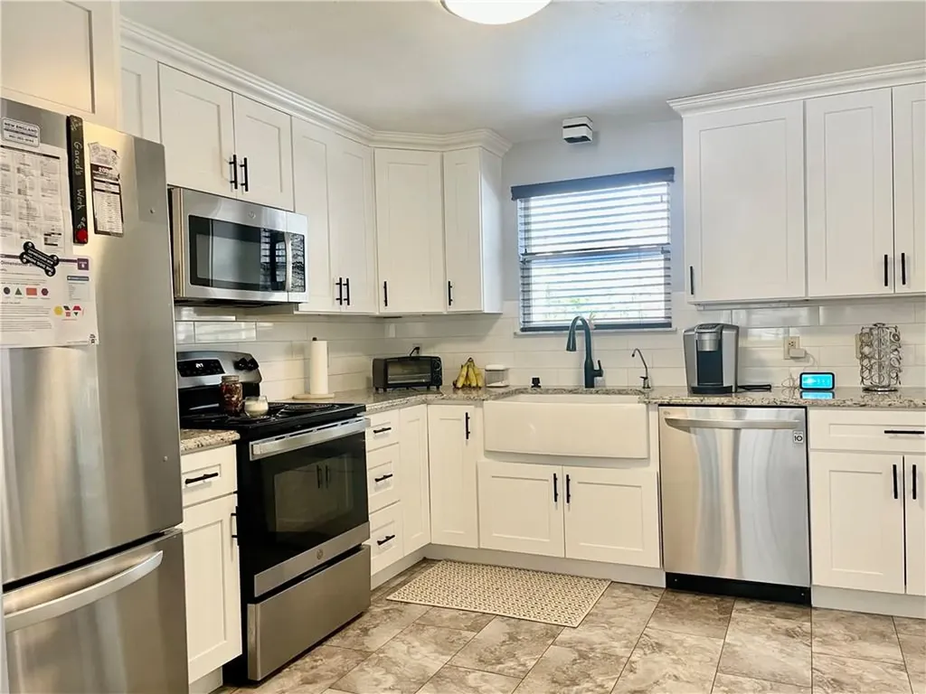 17 Dayna Drive West Greenwich RI 02817