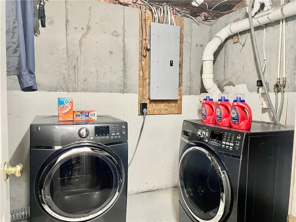 17 Dayna Drive West Greenwich RI 02817