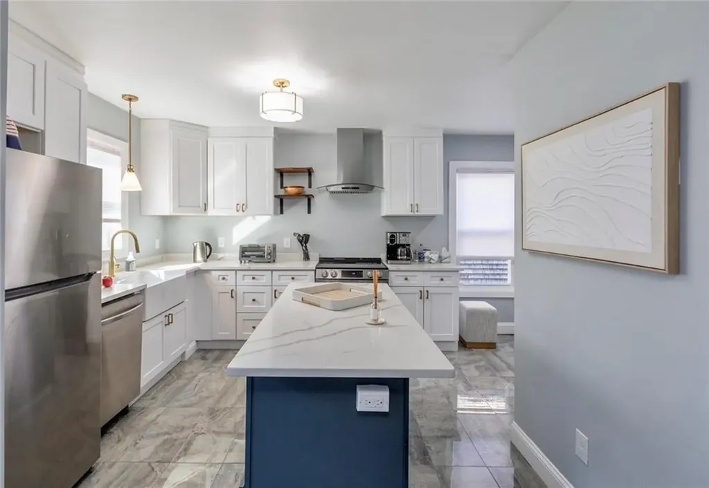 18 Hall Avenue Newport RI 02840