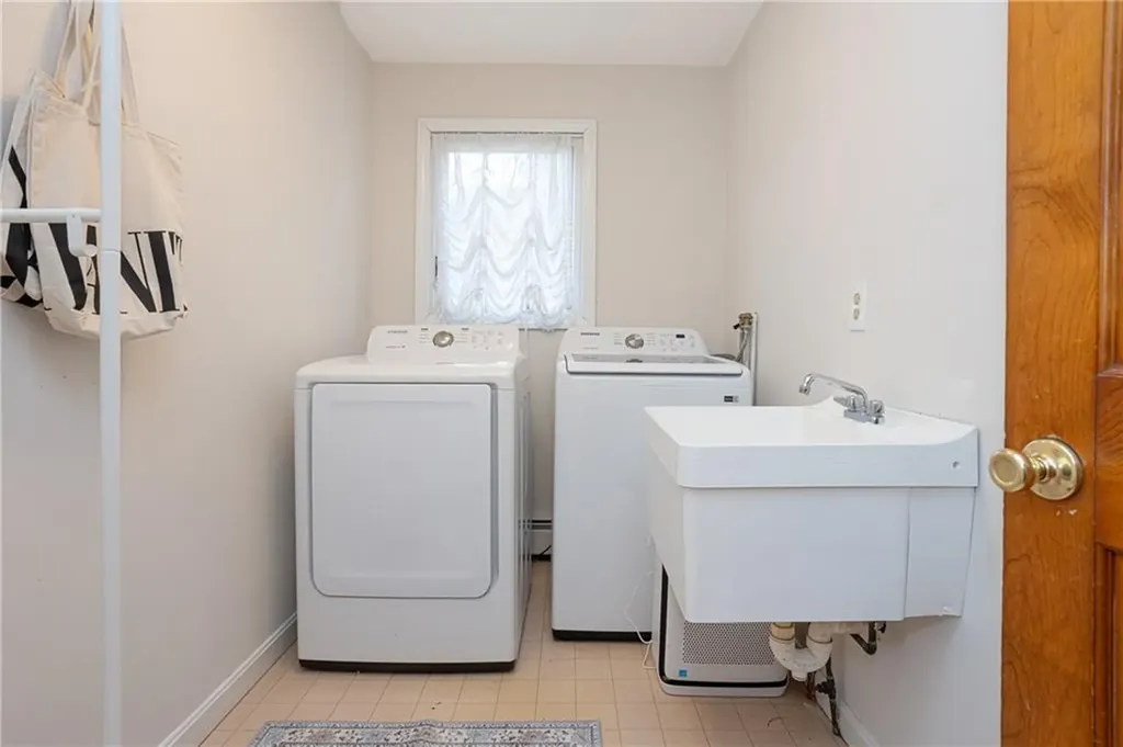 89 Peleg Road Portsmouth RI 02871