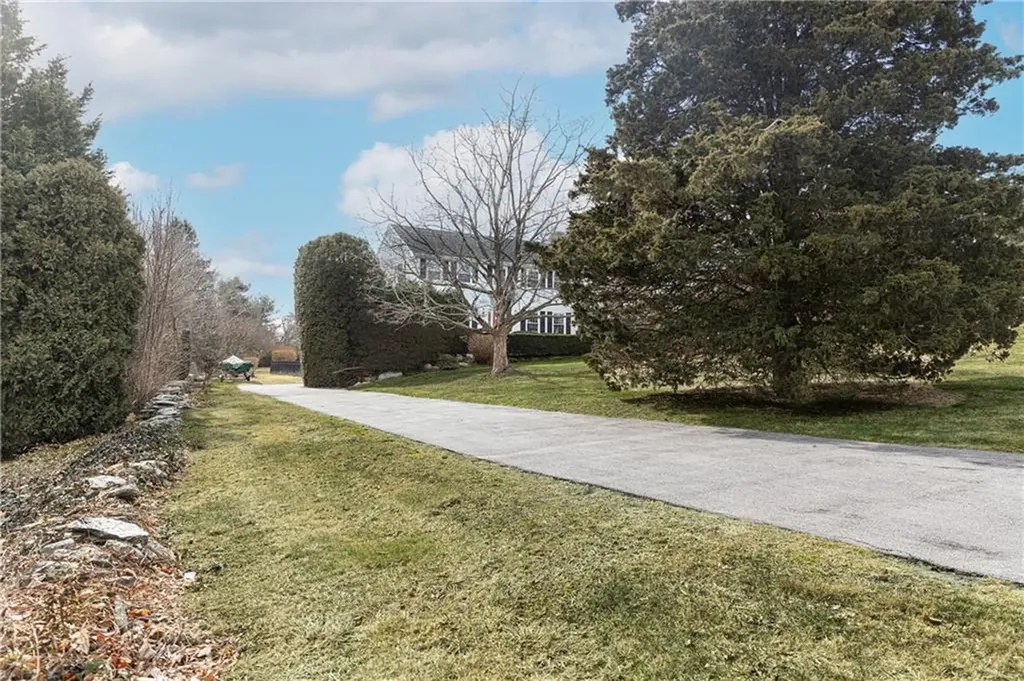 89 Peleg Road Portsmouth RI 02871