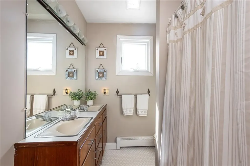 89 Peleg Road Portsmouth RI 02871