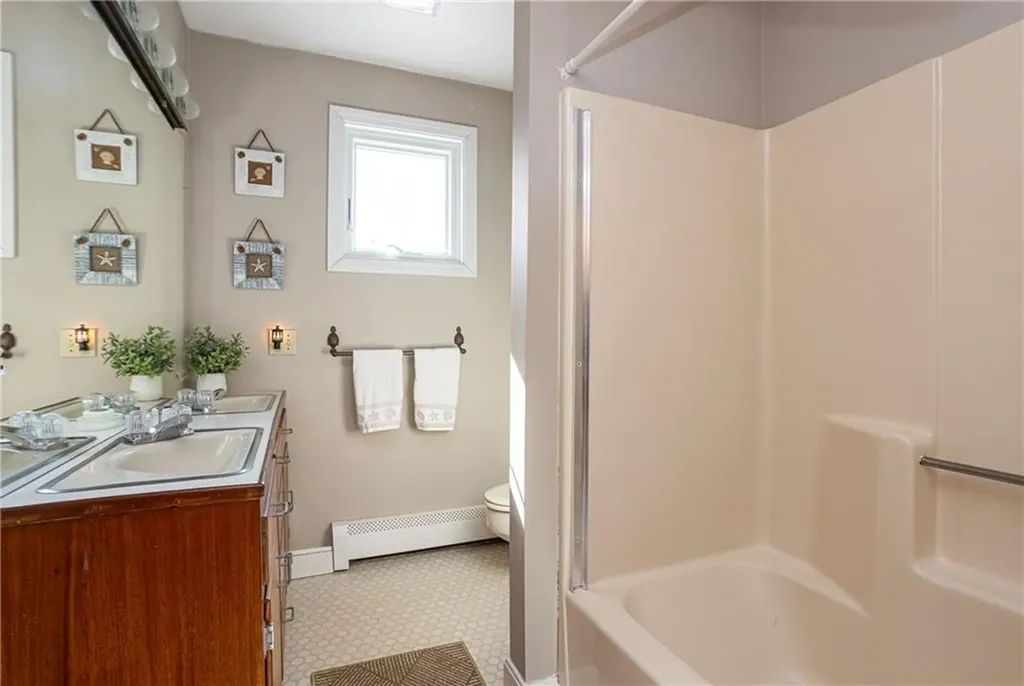 89 Peleg Road Portsmouth RI 02871